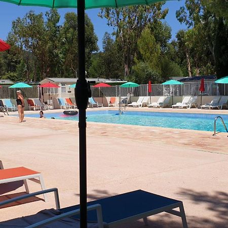Camping Parc Valrose 라론드레모레 외부 사진