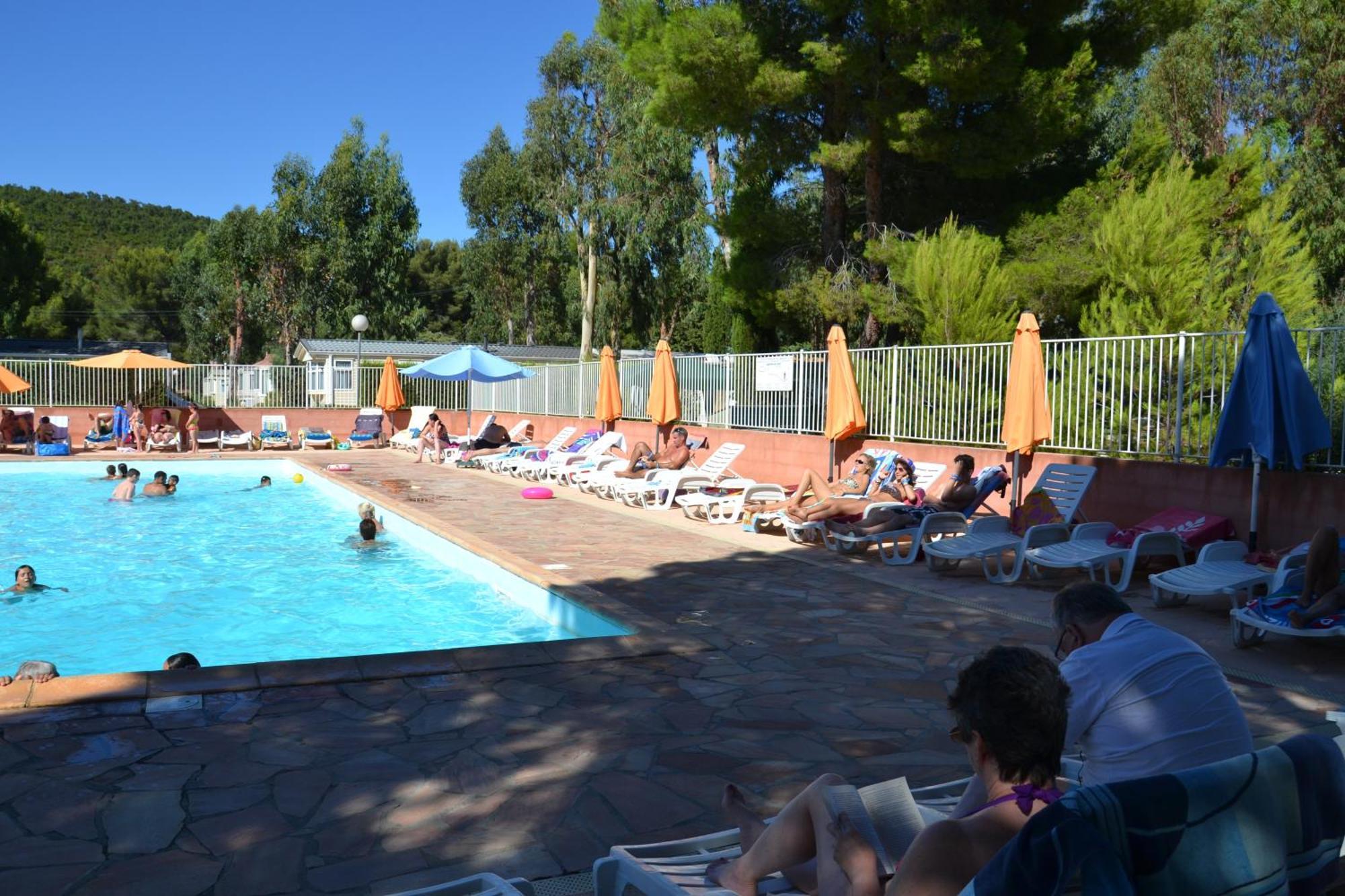 Camping Parc Valrose 라론드레모레 외부 사진