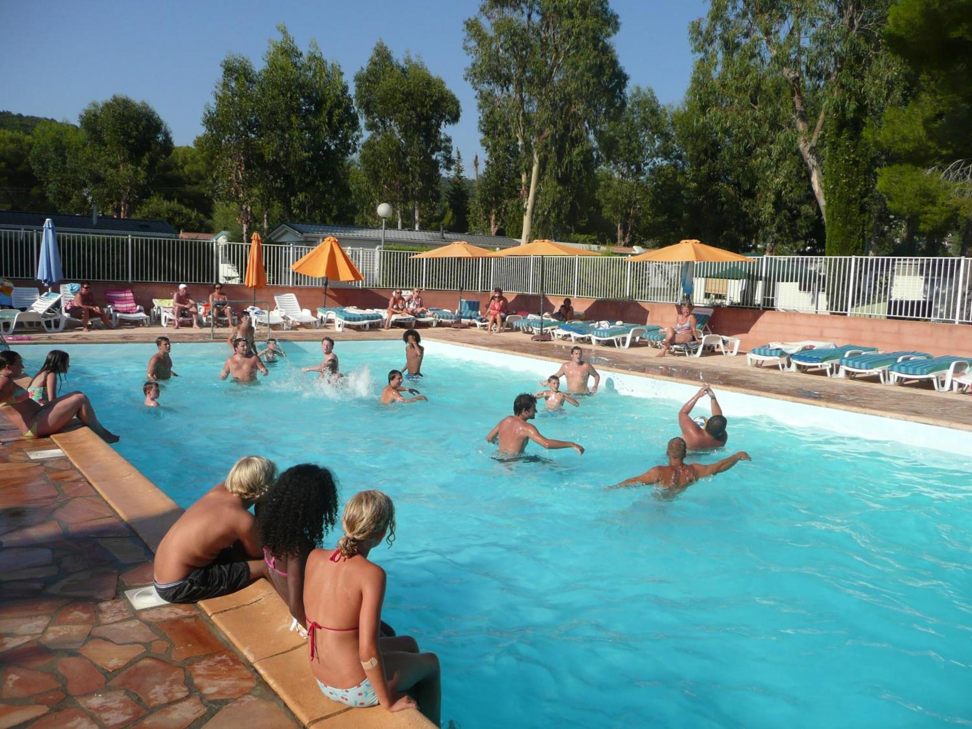 Camping Parc Valrose 라론드레모레 외부 사진