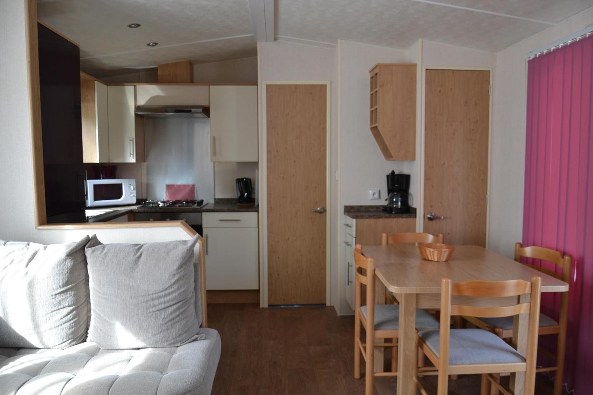 Camping Parc Valrose 라론드레모레 객실 사진